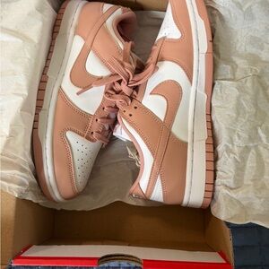 Nike dunk rose whisper size 8 NIB